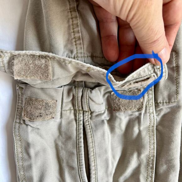 Dockers Cargo Shorts Men's W40 Khaki W/ hook and loop Flap Cargo Pockets - Picture 7 of 11